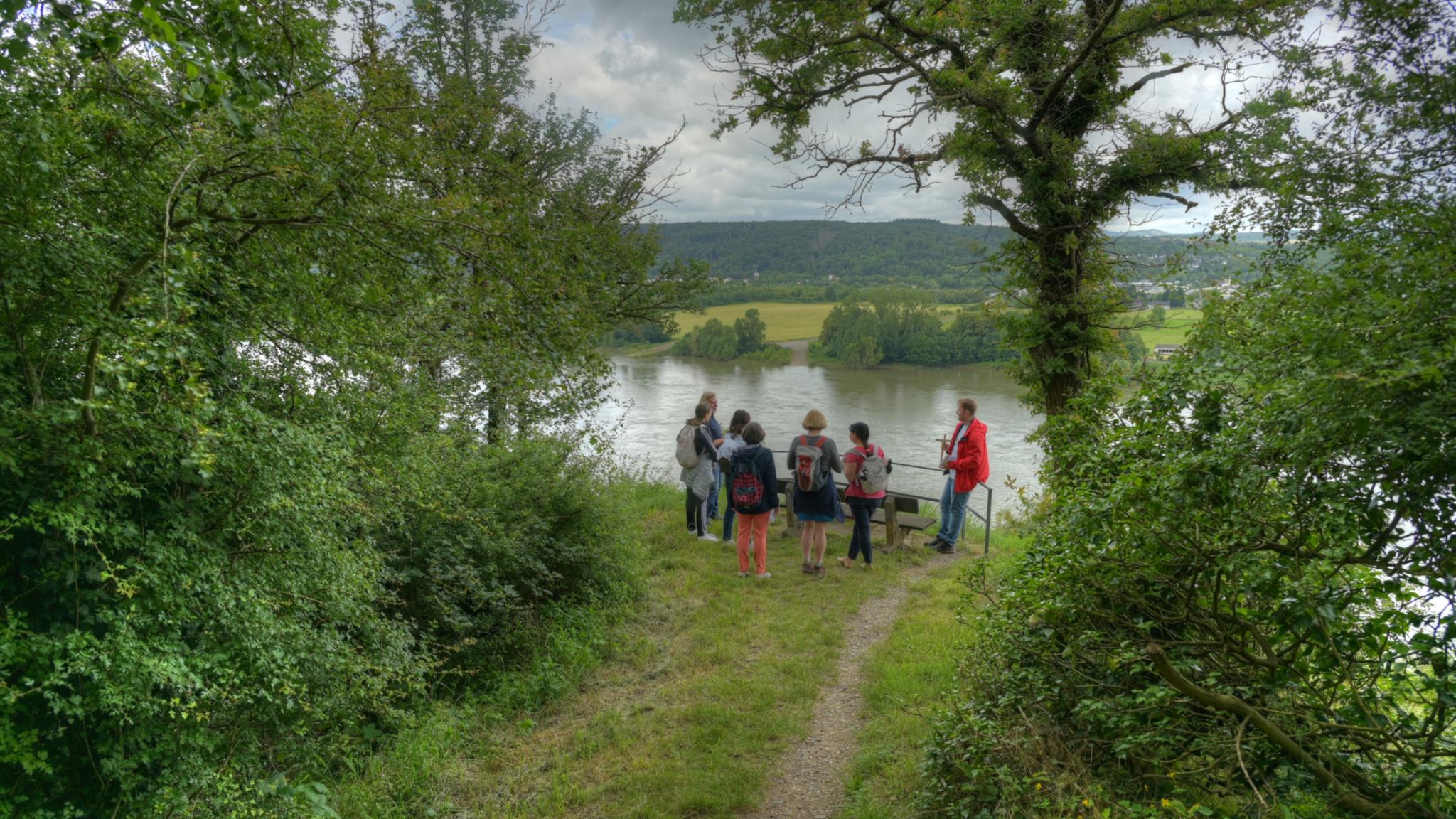 Zwischen Leubsdorf und Dattenberg: Blick auf das ehemalige Kriegsgefangenenlager 'Goldene Meile'