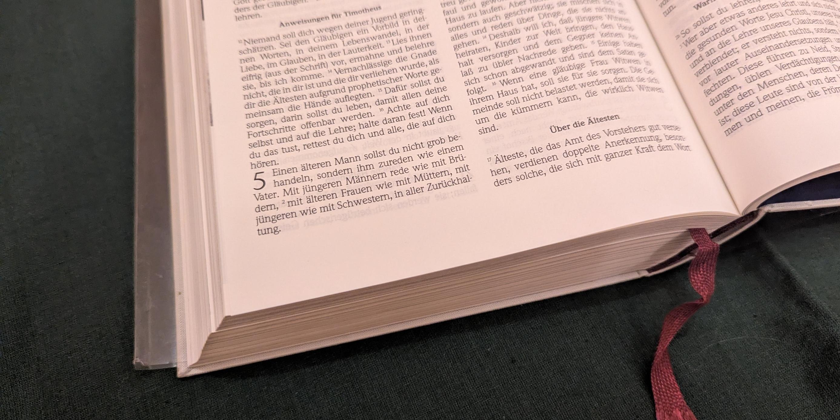 Bibel: 1 Korinther 5,1