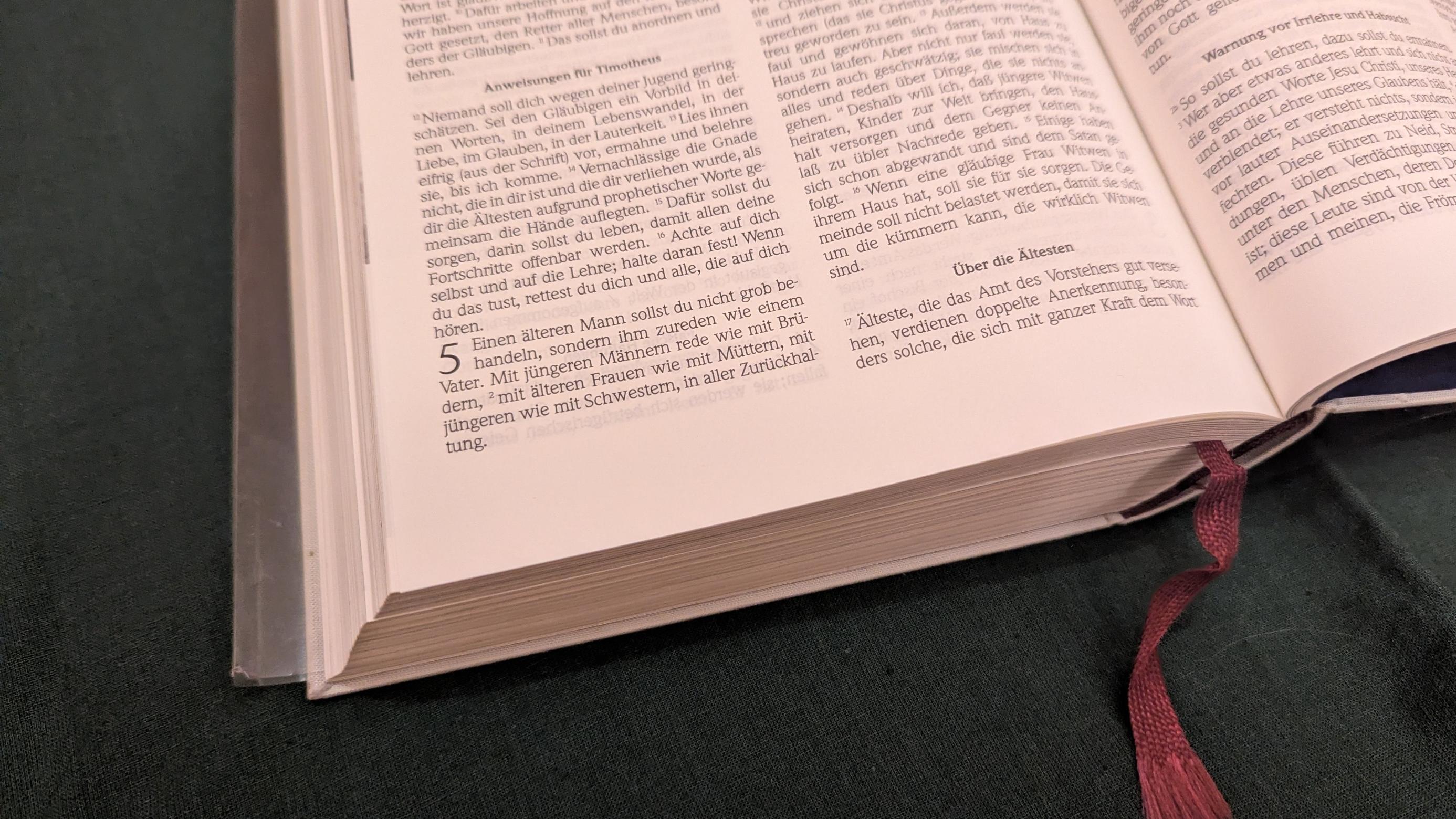 Bibel: 1 Korinther 5,1