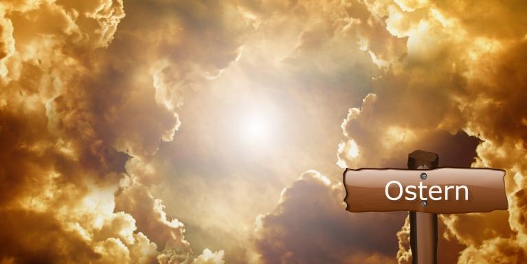 Das Plakat zeigt neben den Informationen zur Veranstaltung ein Foto, das den Himmel mit Wolkendurchbruch in goldenen Farben erscheinen lässt.