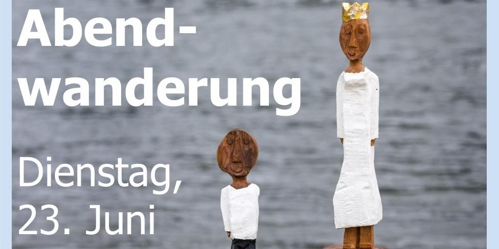 Die beiden Königsfiguren des Pastoralen Raumes Neuwied auf einem Stein am Rheinl