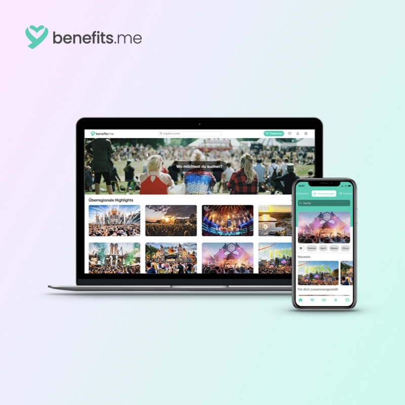benefits.me: Web & App (c) benefits.me Neben dem Logo von 'benefits.me' sind ein PC-Bildschirm und ein Smartphone zu sehen, auf denen jeweils die App 'benefits.me' geöffnet ist.