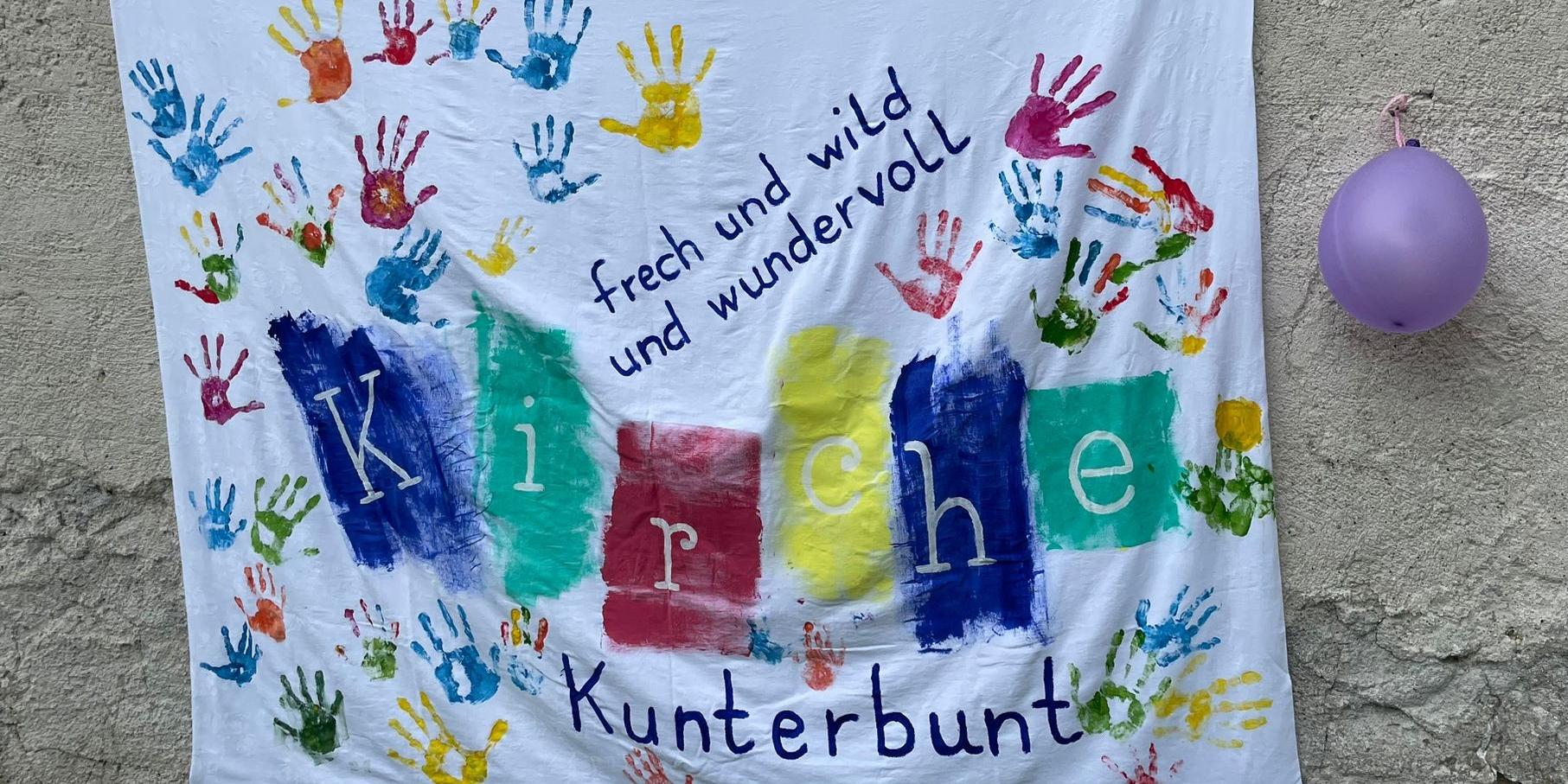 Kirche Kunterbunt - Betttuch 2024 (c) Pastoraler Raum Neuwied Kirche Kunterbunt - Betttuch 2024